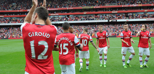 客战塞尔塔戴帽，莱万巴萨生涯第4次上演帽子戏法