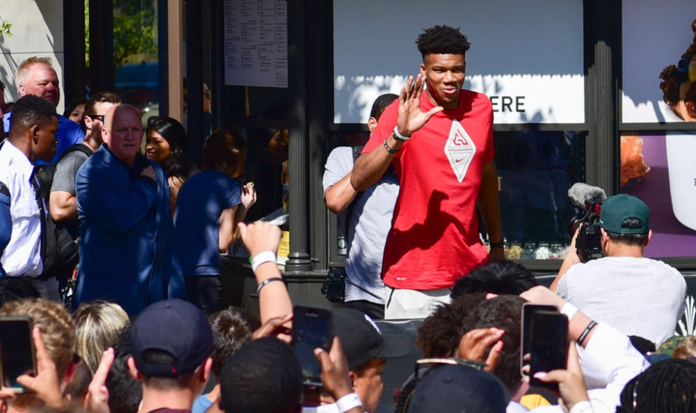 斯基拉：拉莫斯宣布他将离开蒙特雷，他希望重返欧洲踢球（斯基拉：拉莫斯确认离开蒙特雷，盼重返欧洲征战）