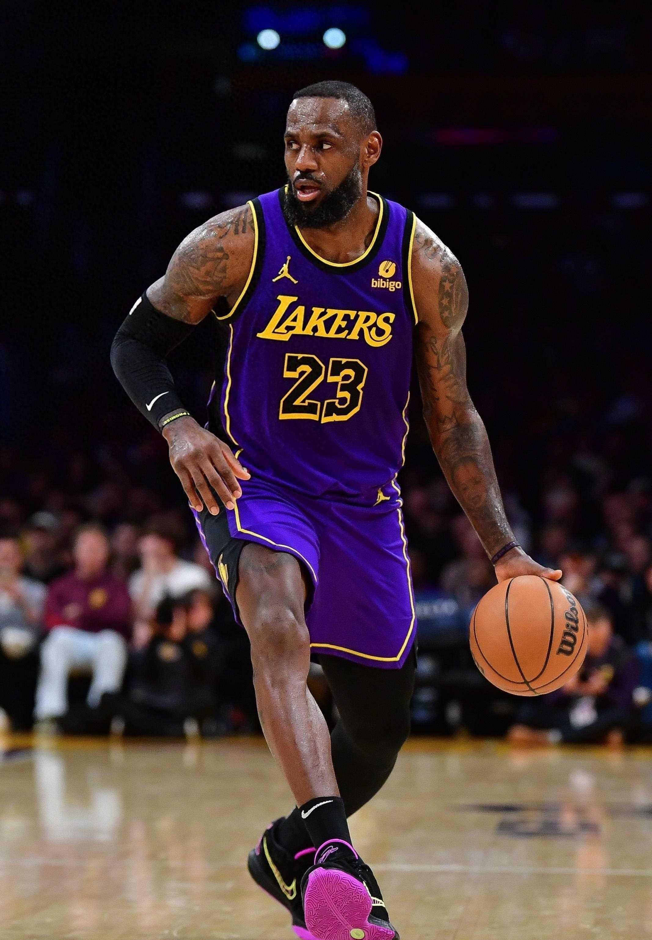 跟队：埃里克-加西亚是巴萨的幕后队长，许多人视其为指导者（随队记者：埃里克-加西亚被视为巴萨的隐形队长，许多人以他为导师）