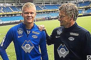 球队战术执行高效，连胜势头不减（战术贯彻到位，连胜态势延续）