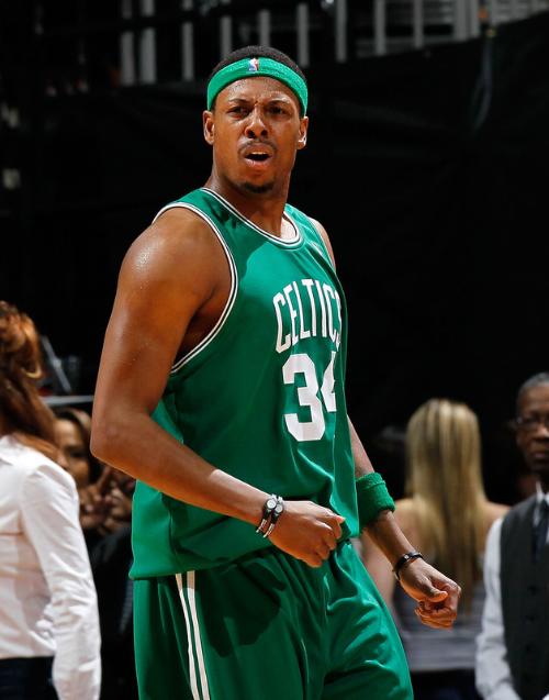 中国女足2-3苏格兰女足，张琳艳、吴澄舒互相传射，豪厄特吊射双响（中国女足2比3不敌苏格兰：张琳艳、吴澄舒互相传射，豪厄特吊射梅开二度）