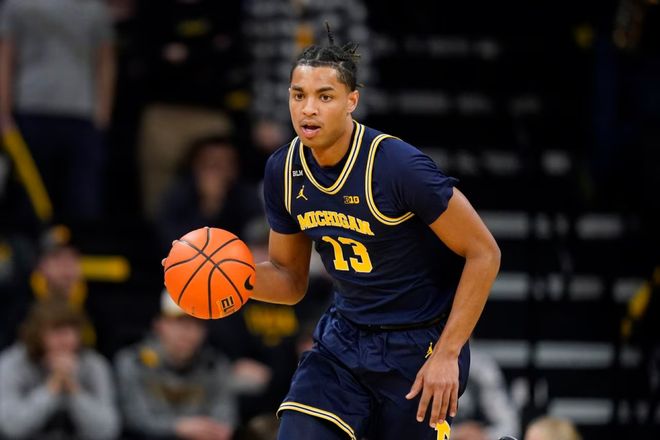 拉菲尼亚否认转会沙特传闻：不知道假新闻哪来的，真是无语（拉菲尼亚驳斥赴沙特传言：不知假消息从何而来，令人无语）