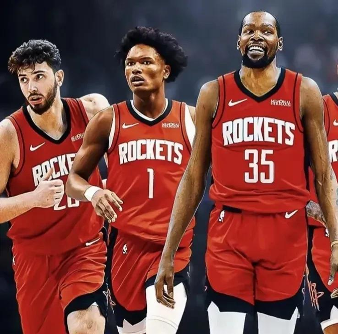 误判，意丁联赛中皮球从边网打进，裁判判罚进球有效（判罚失误：意丁赛场皮球从边网入网，主裁判定进球有效）