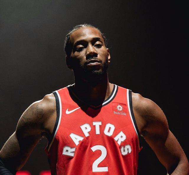 接下来的一个月再进10球，姆巴佩将跃升经典射手榜，仅次于梅西领先C罗（未来一月再进10球，姆巴佩将升至经典射手榜次席，仅逊梅西并反超C罗）