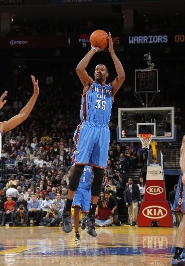 阿尔特塔：孔帕尼做什么都会很出色，他干得这么好我非常开心（阿尔特塔盛赞孔帕尼：无论做什么都很出色，他的表现让我非常高兴）