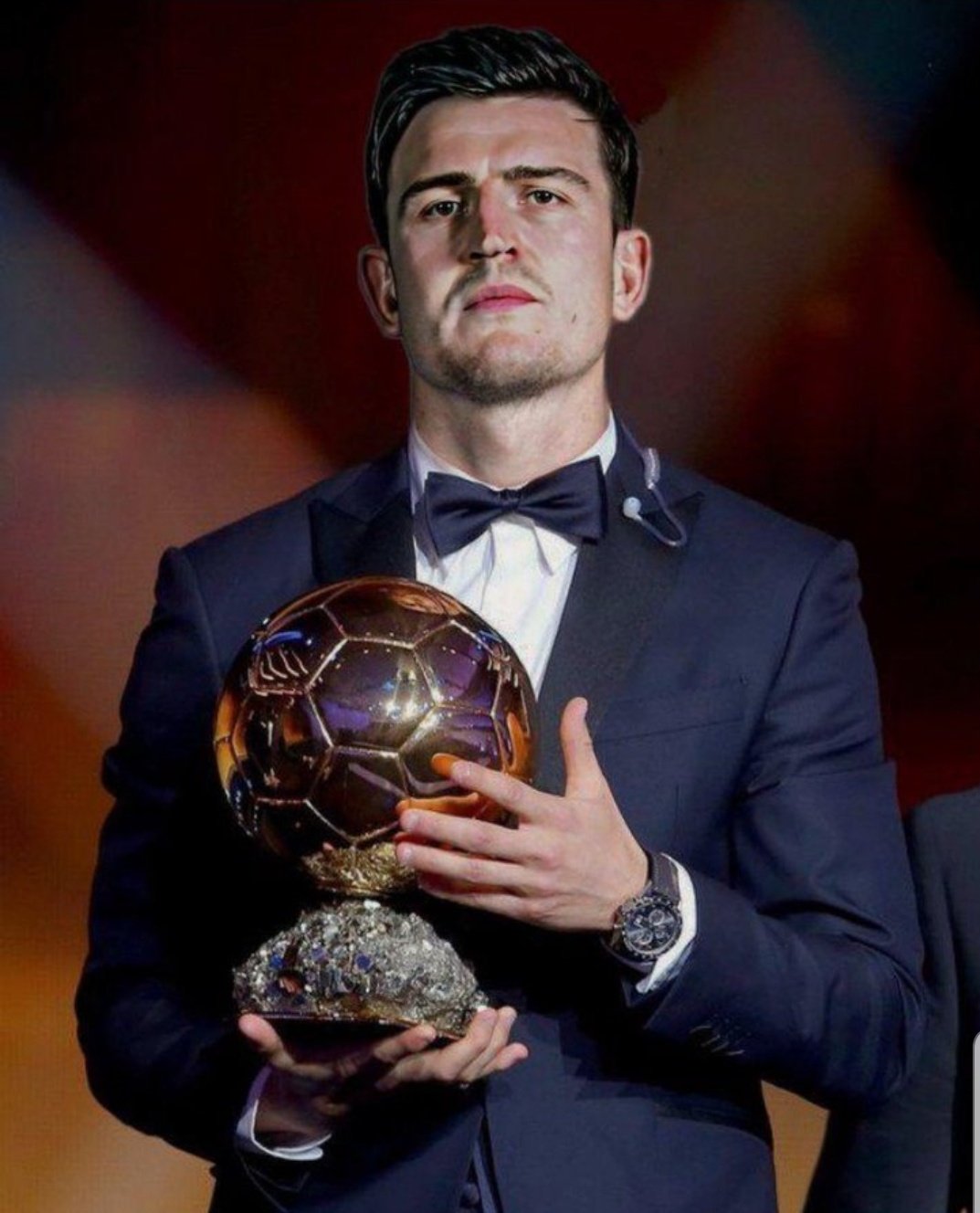 阿斯：伯纳乌本赛季收入将超4亿欧元，力助皇马大幅增收（阿斯：伯纳乌本季营收预计突破4亿欧元，助皇马收入大幅增长）