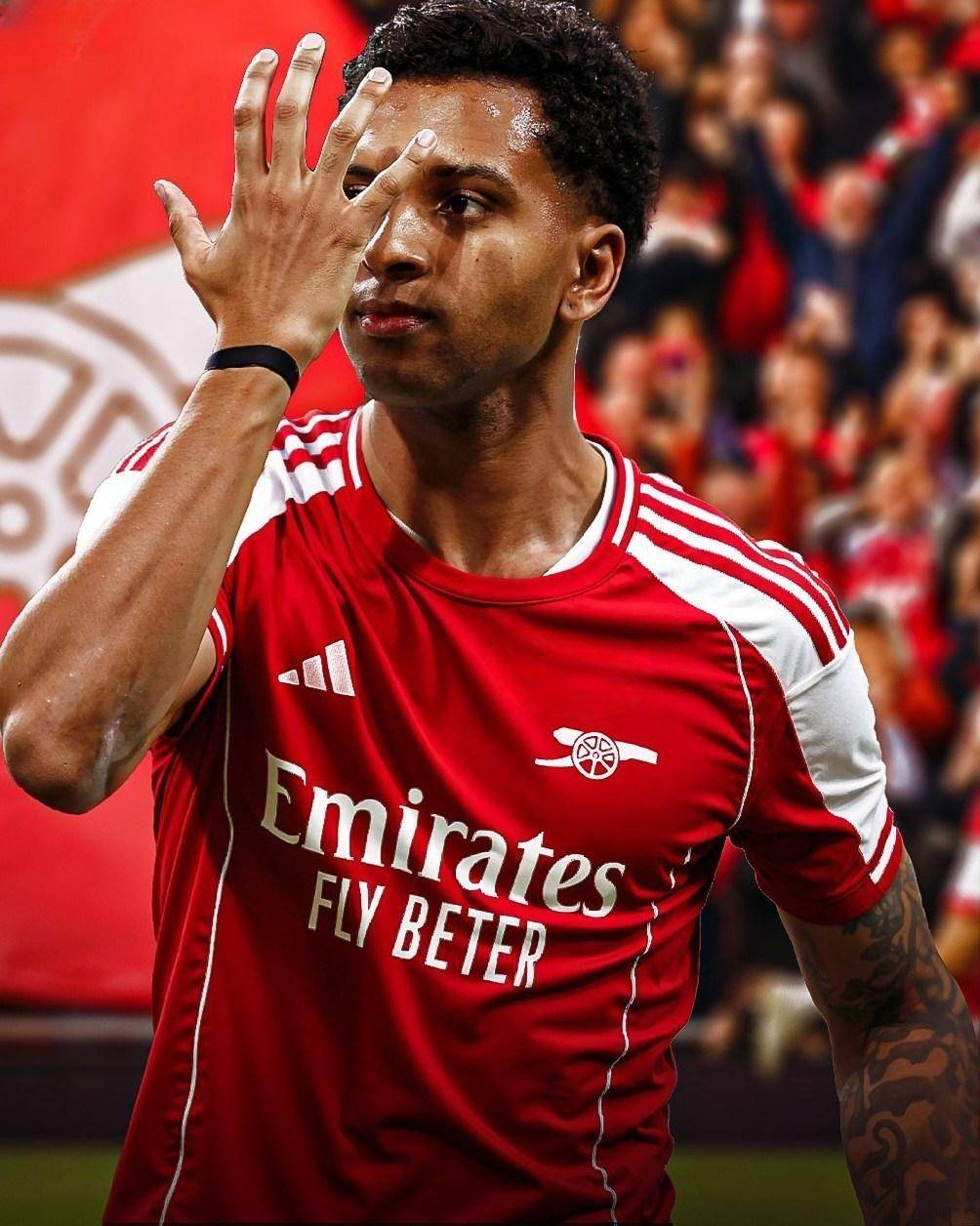 上港队客场对阵柔佛，面临阵容不整、实力不足的挑战，目标为平局。（上港客战柔佛：阵容不整、实力处下风，以保平为先）