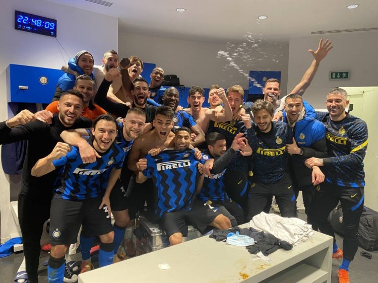 山东泰山新教练人选已确认，韩鹏喜气洋洋，球队未来规划也已确定（山东泰山锁定新帅人选，韩鹏笑逐颜开，球队未来蓝图已敲定）