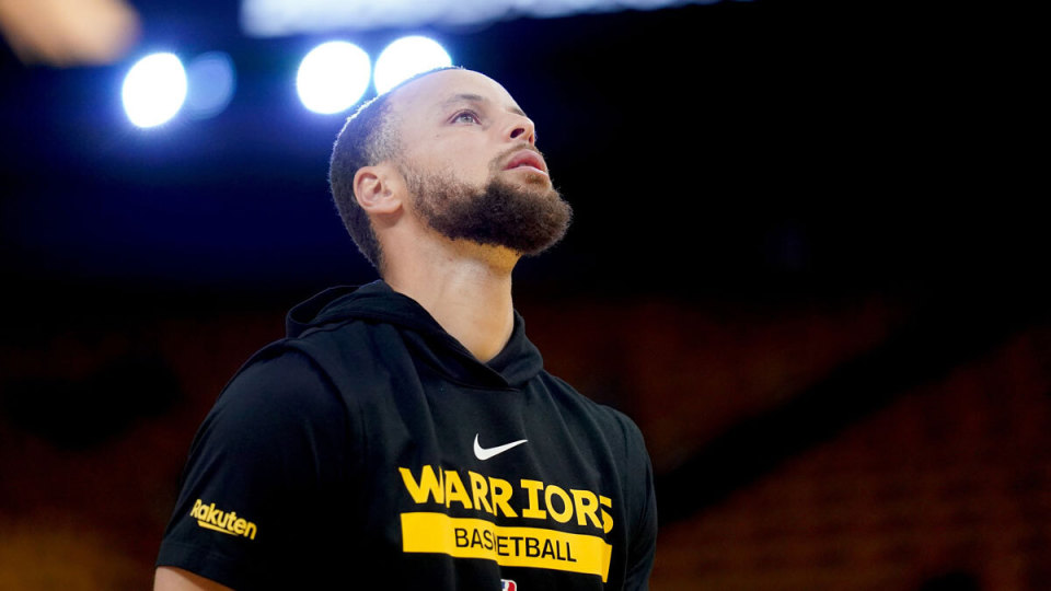 拜仁连续18场联赛每场都至少进两球，距德甲纪录只差两场（拜仁联赛已连18场至少攻入两球，距德甲纪录仅差两场）